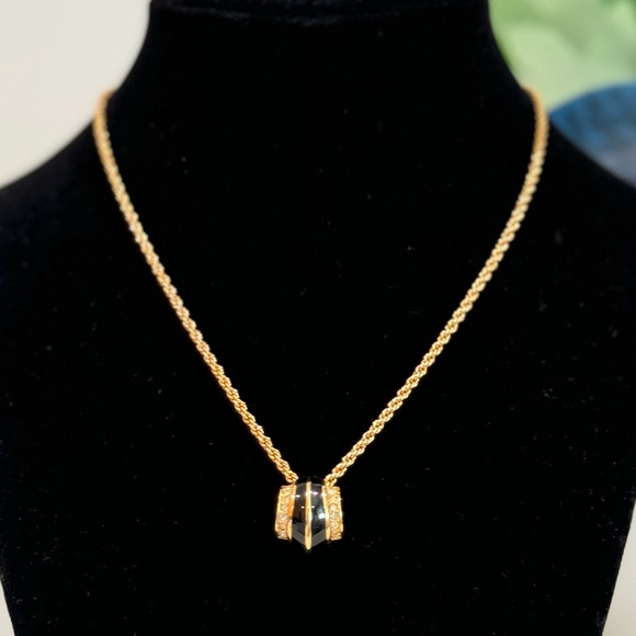 4. Christian Dior Crystals Shell Necklace - Picture 3 of 16